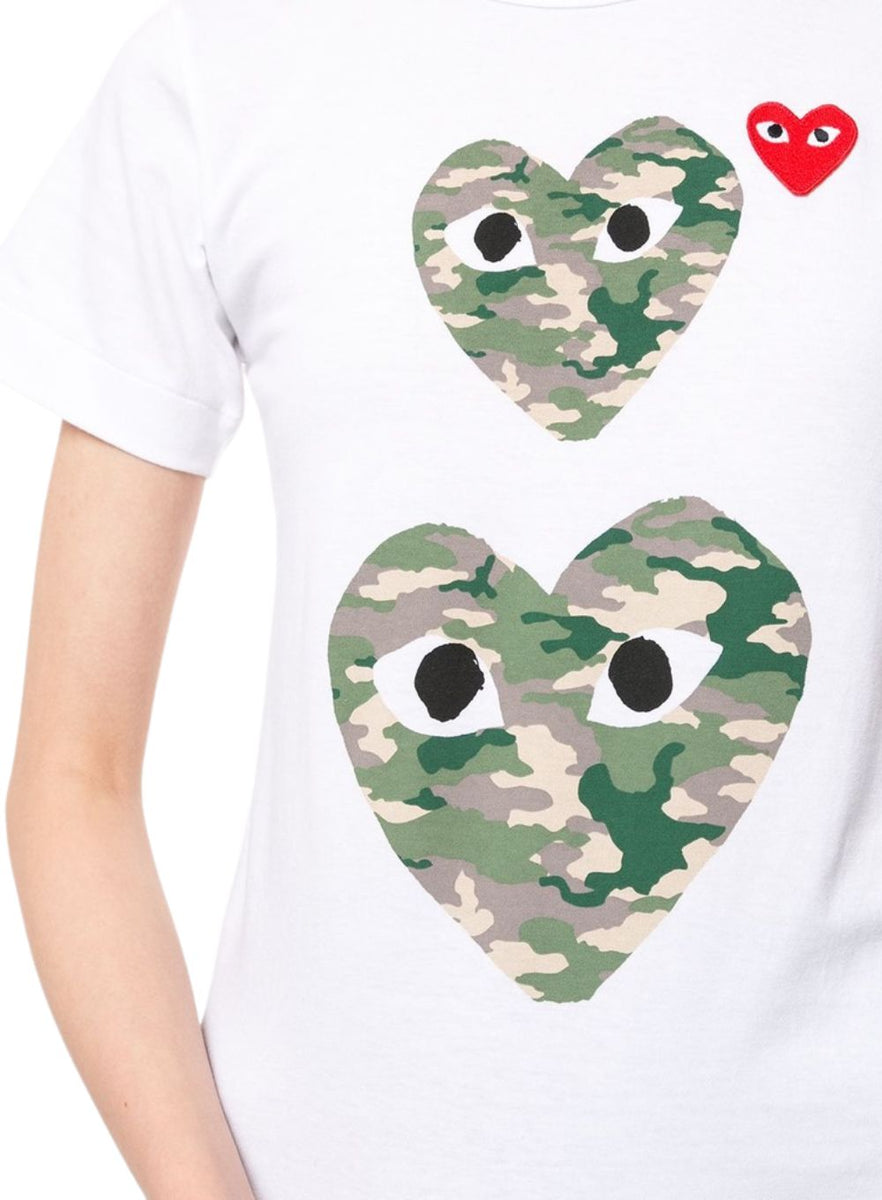 Comme des garcons play 2025 heart tee white y camo