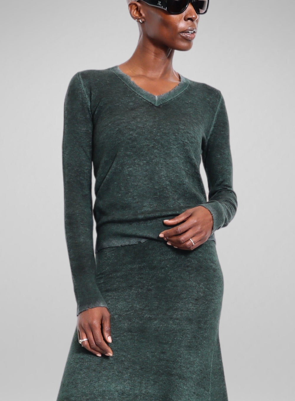 AVANT TOI | Ultralight Distressed Cashmere Wool V-Neck