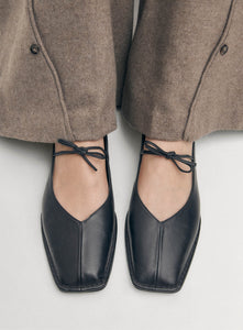 ALOHAS | Sway Black Flats